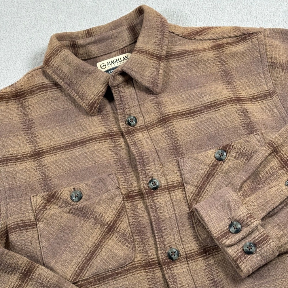 Magellan Outdoors Mens Campfire Brawny Flannel Shirt Carafe Plaid Brown Small